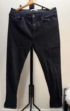 Zara Men DNWR Black Slim Fit Denim Jeans 34 waistline
